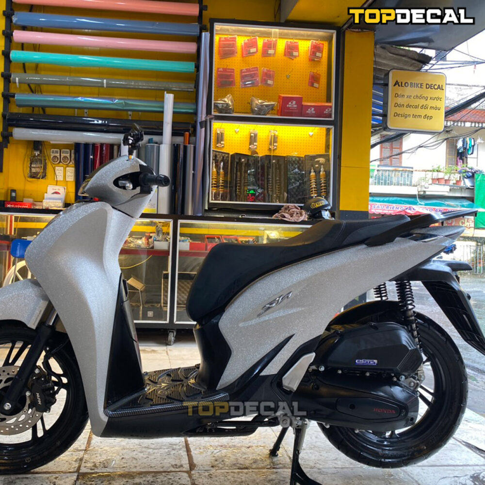 Dán xe Sh 350i màu nhũ trắng lấp lánh - Ảnh 7