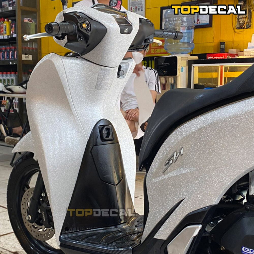 Dán xe Sh 350i màu nhũ trắng lấp lánh - Ảnh 5