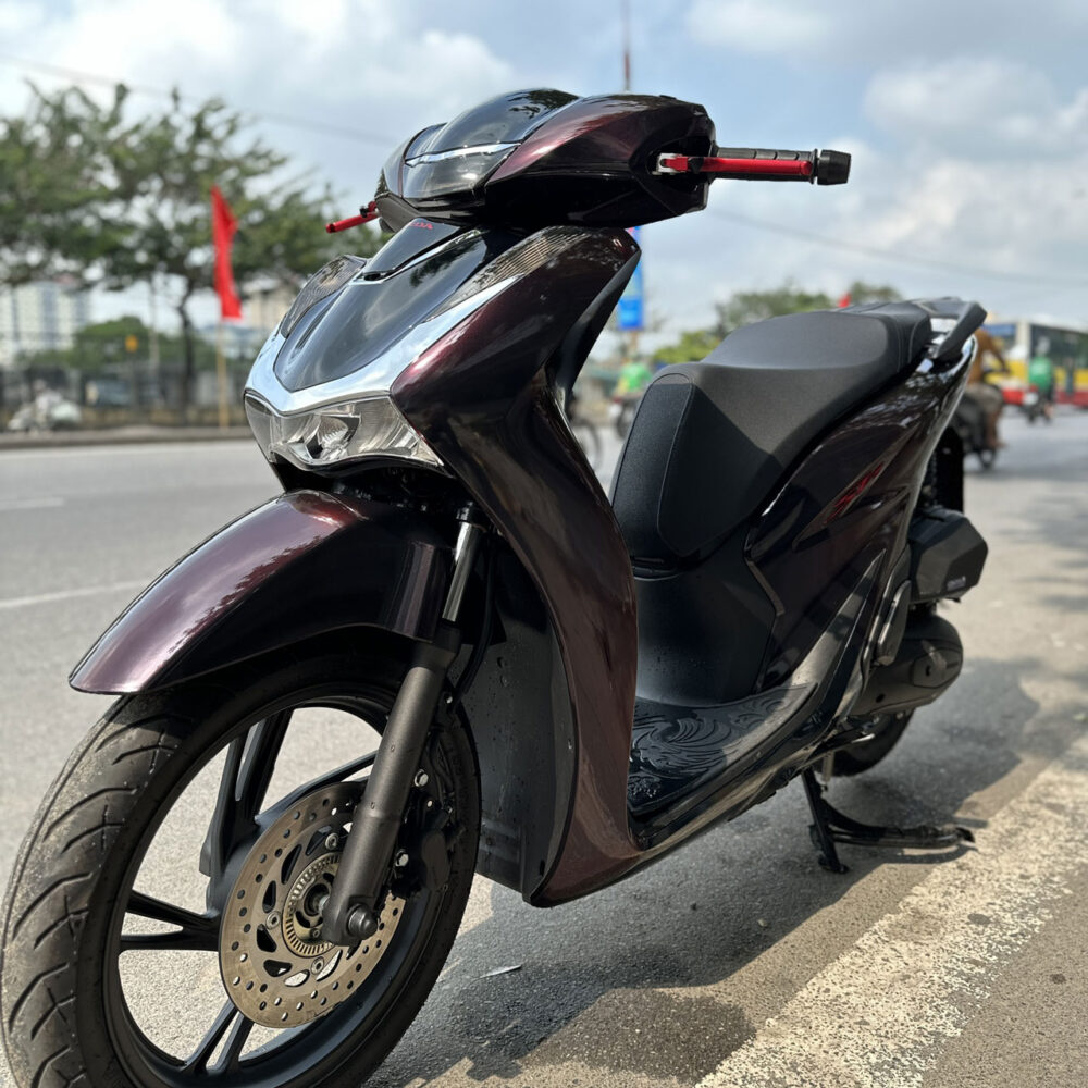 Dán xe Sh màu đen ánh đỏ