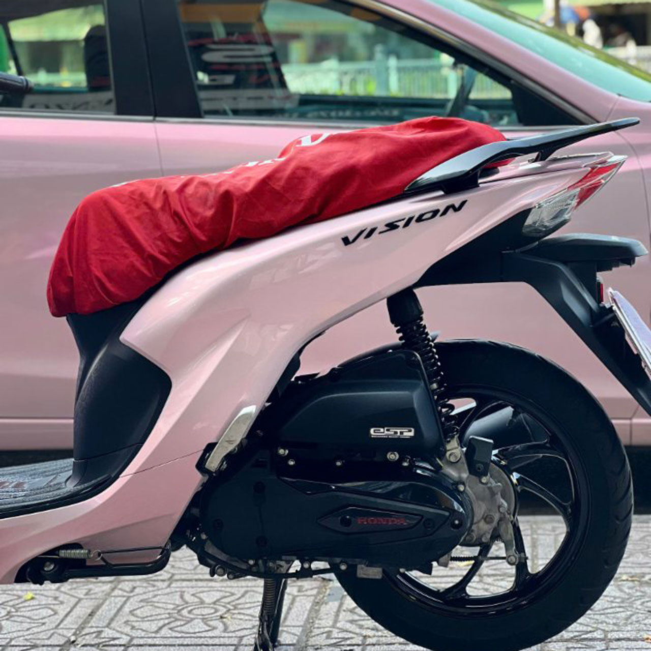 dán decal xe Vision màu trắng hoa anh đào 