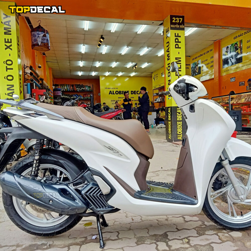 Dán Decal xe SH 2018 màu trắng sứ 3 lớp và Sporty