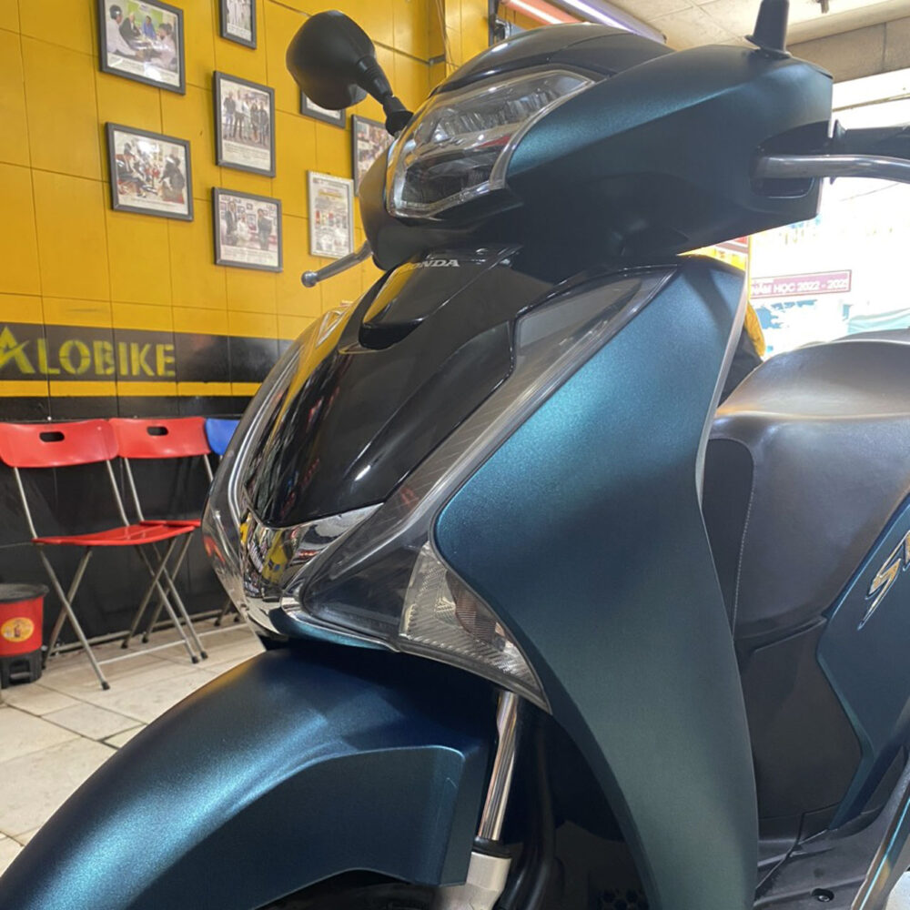 Dán xe Sh 2018 màu xanh biển metallic - Hình ảnh 2