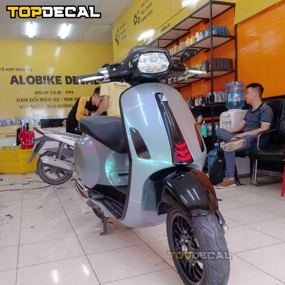 Dán xe Vespa Sprint màu xám xi măng ánh tím