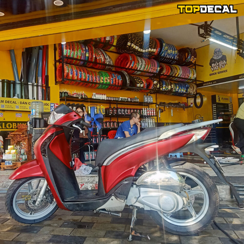 Xe Sh dán Decal màu đỏ lụa Bordeaux - Hình ảnh 3