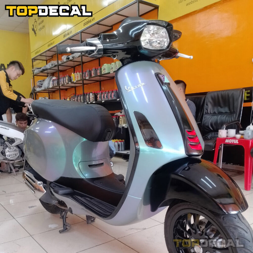 Dán xe Vespa Sprint màu xám xi măng ánh tím - Hình ảnh 5