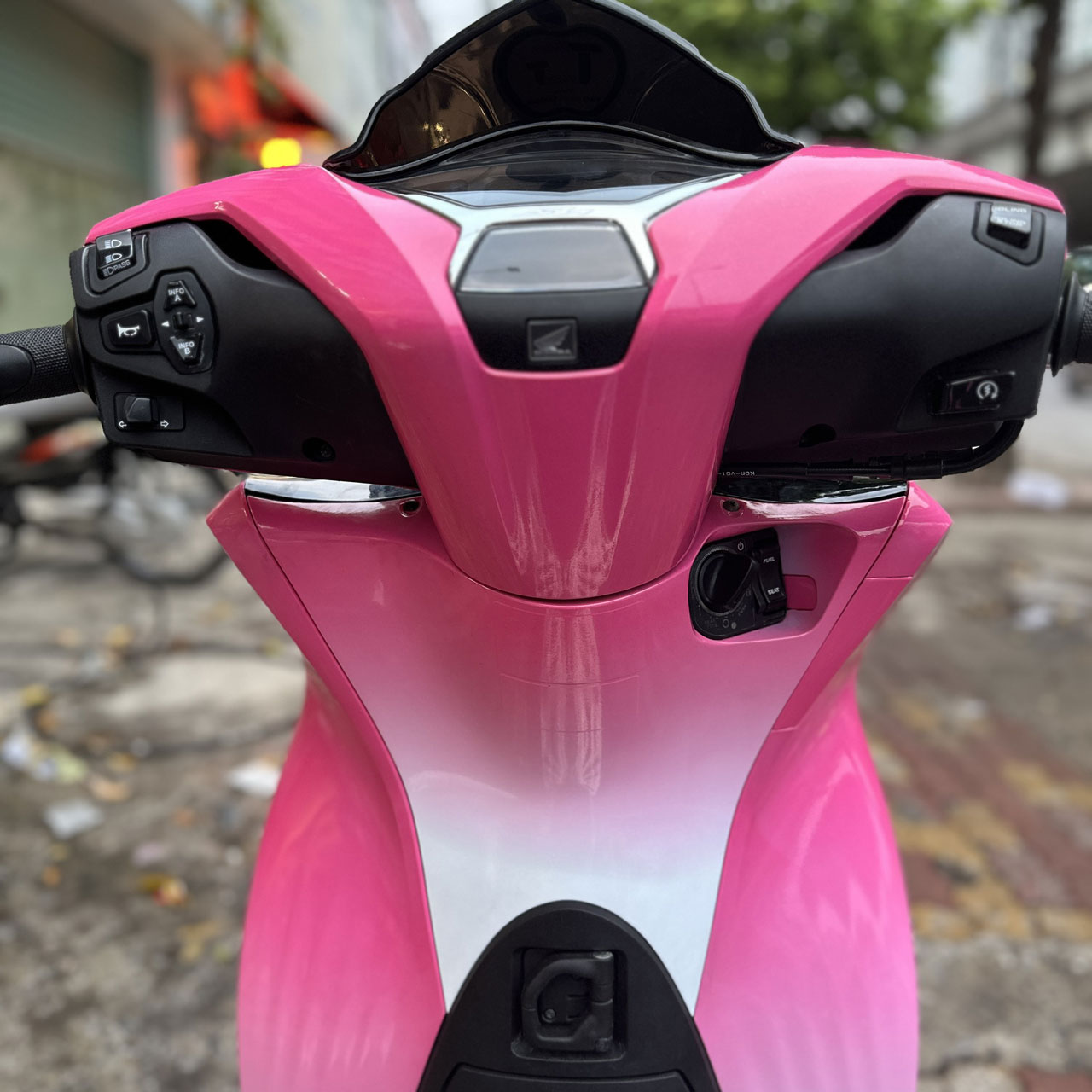 dán tem xe Sh Ombre trắng hồng 