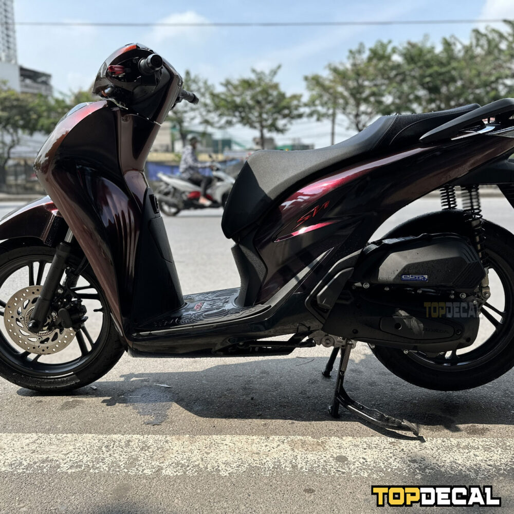 Dán xe Sh màu đen ánh đỏ - Hình ảnh 3