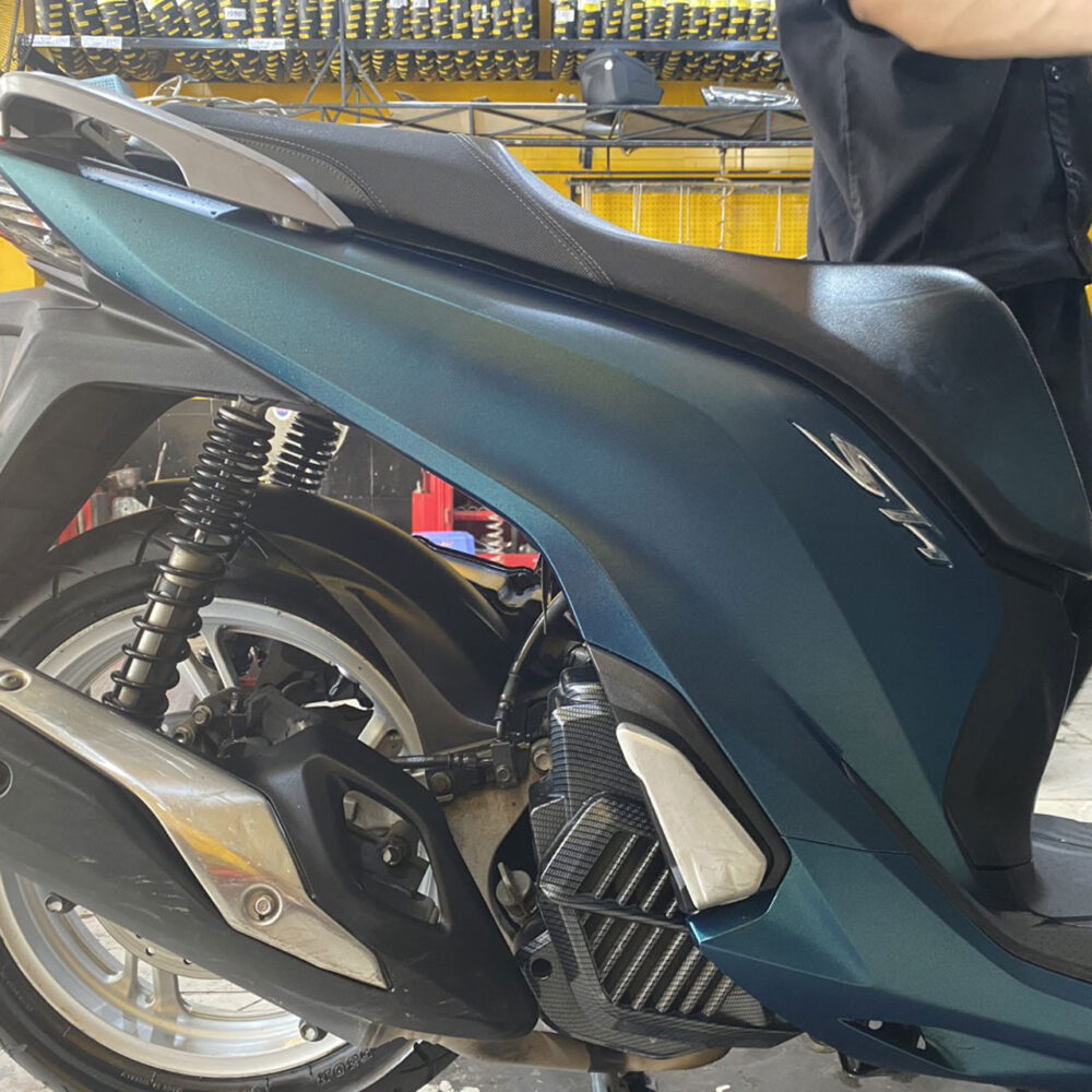 Dán xe Sh 2018 màu xanh biển metallic - Hình ảnh 5