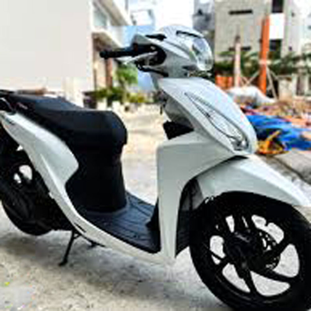 Dán xe Sh màu nhũ kim tuyến trắng lung linh