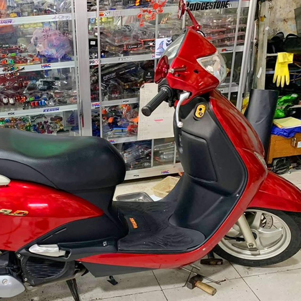 decal xe lead màu đỏ mận