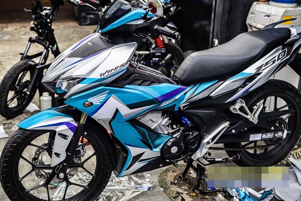 tem trùm winner x xanh bạc đen