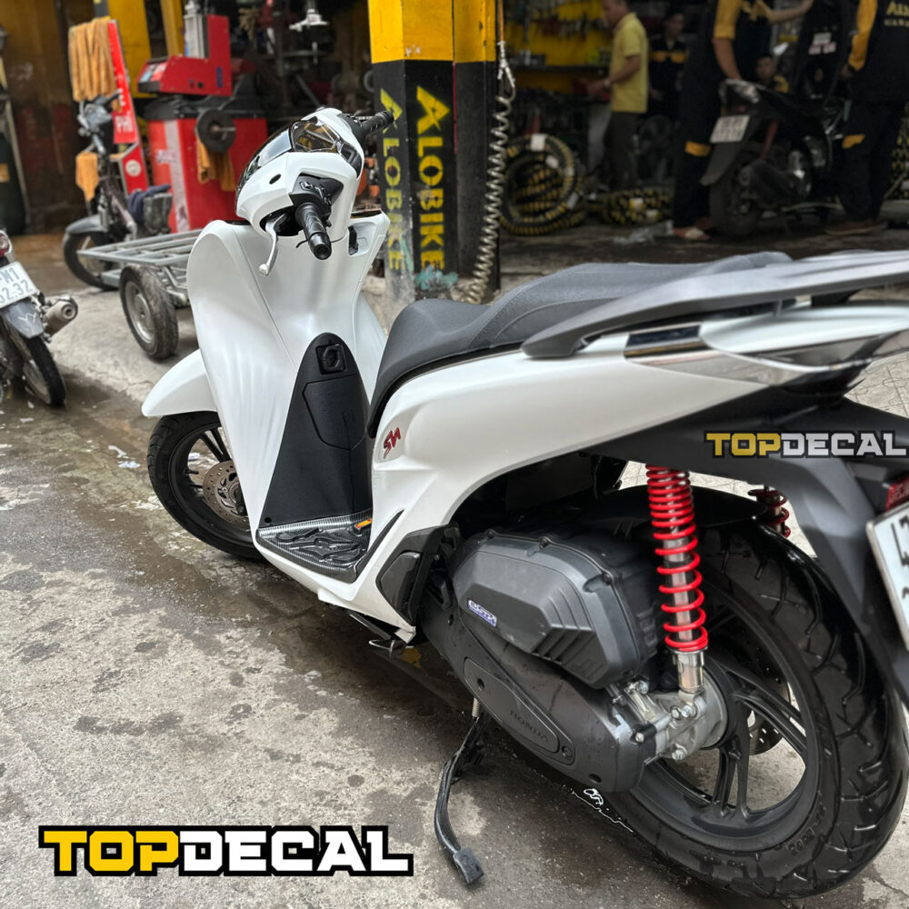 Dán xe Sh màu trắng ngọc trai phối tem Limited - Hình ảnh 3