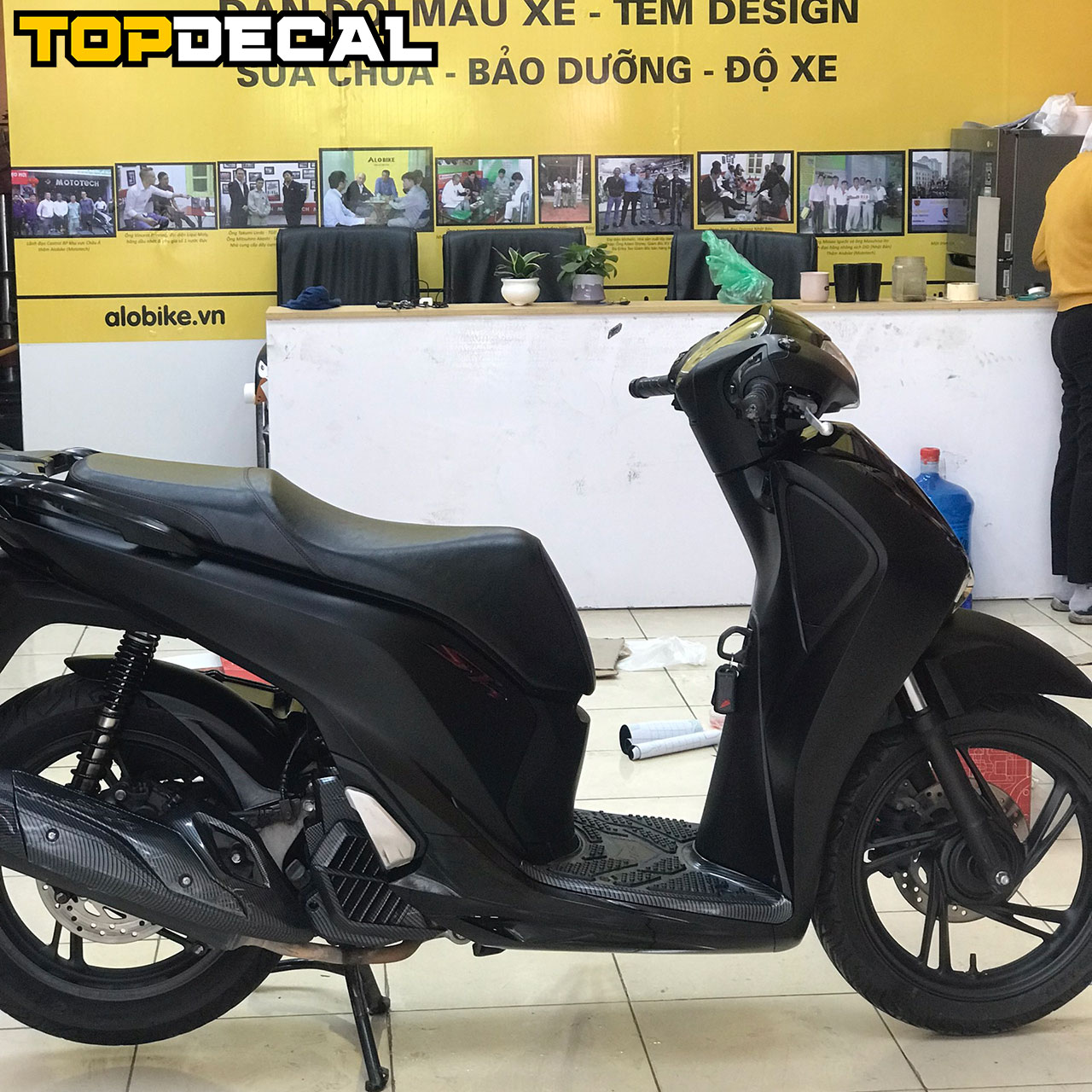 dán sh màu đen nhôm xước