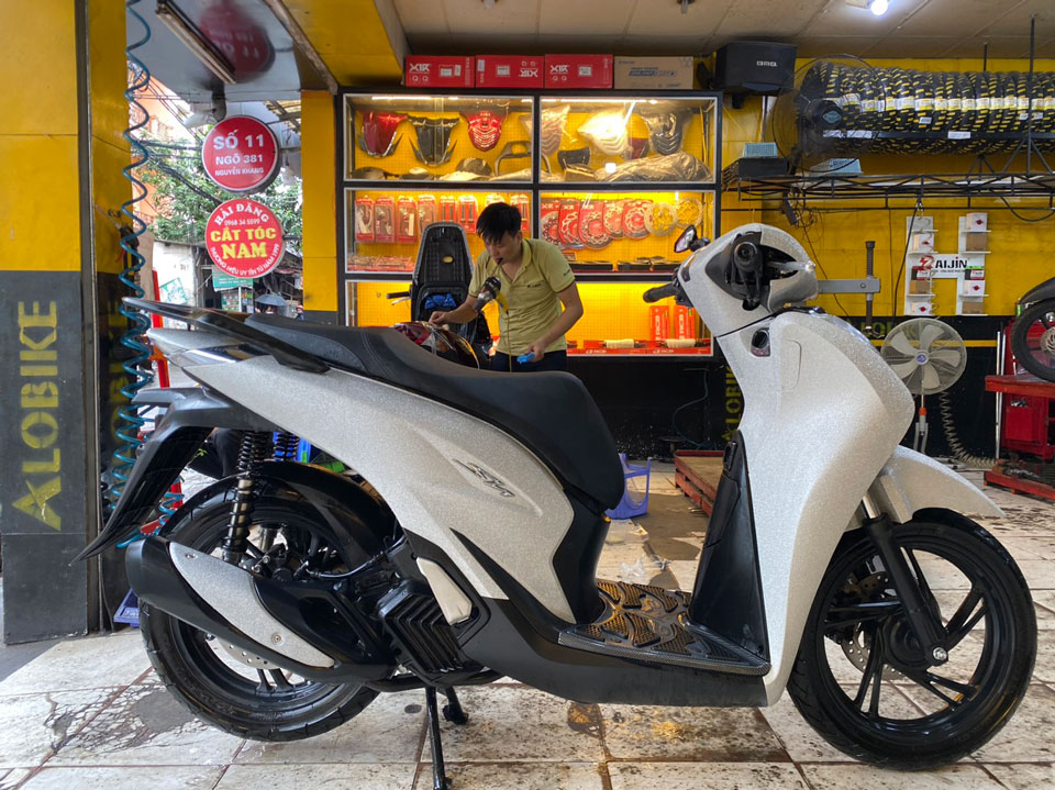 decal kim tuyến dán xe máy