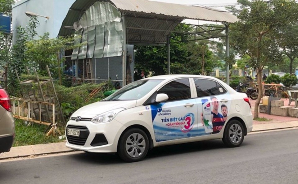bảng giá quảng cáo trên ô tô