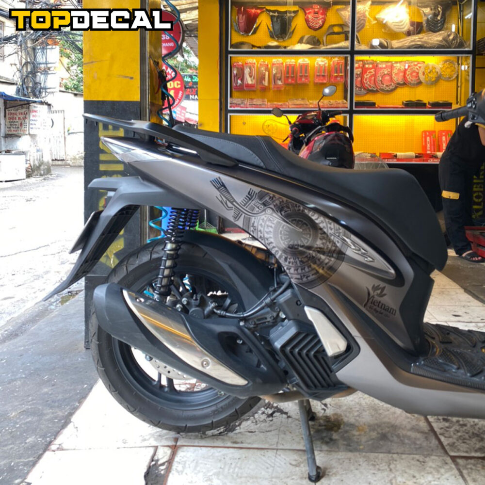 Dán xe Sh màu xám bạc phối tem trống đồng - Ảnh 2