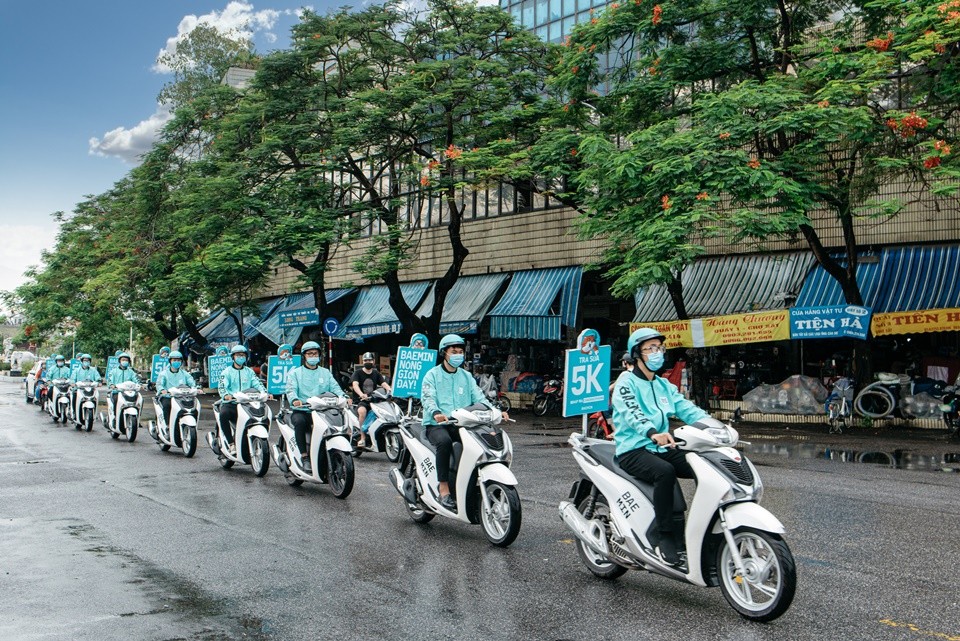 dán xe máy quảng cáo