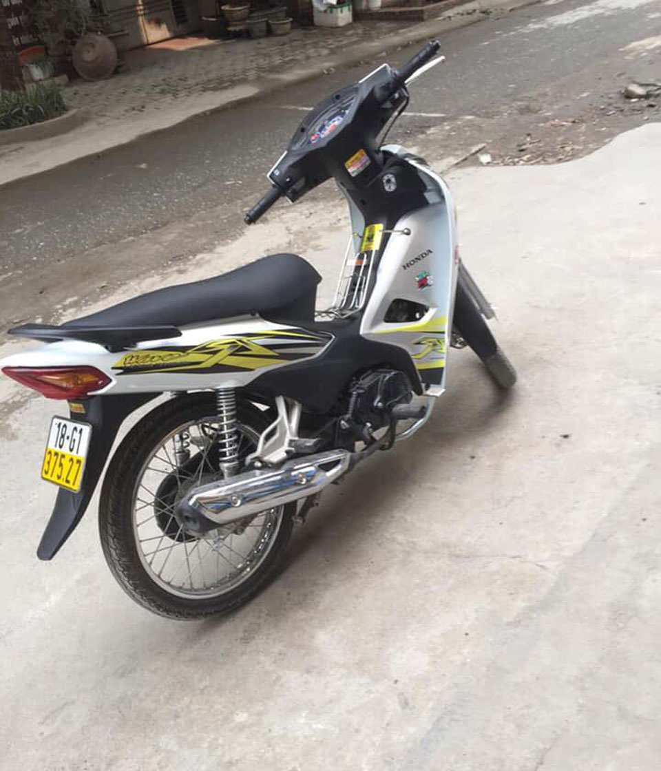 Dán xe Wave màu trắng