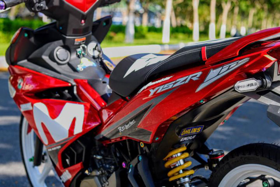 Tem trùm Exciter 150 Movistar trắng đỏ